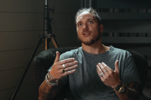 Brandon Lake suggests overtly biblical worship songs risk alienating non-Christians: 'Christianese'