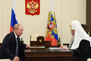 Russian patriarch praises Putin's influence on church-state relations despite persecution concerns