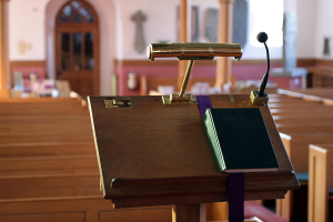 Despite frustrations, few pastors leave pulpit annually: study