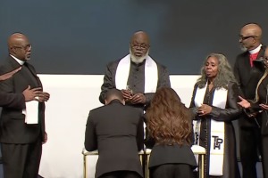 TD Jakes hands over leadership of The Potter’s House to daughter, son-in-law: 'A mantle was passed with power'
